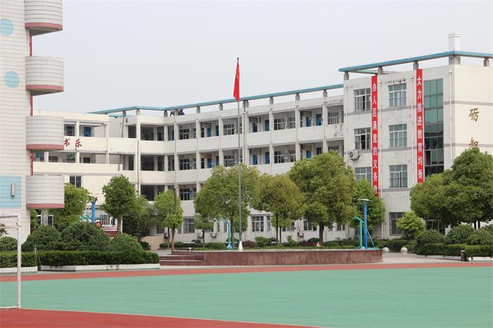 江都龙川小学