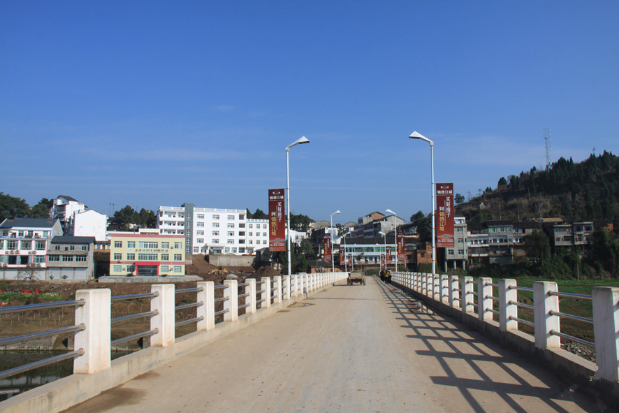 y83o">玉龙镇位于 a target="_blank" href="/item/盐亭县/7118055"