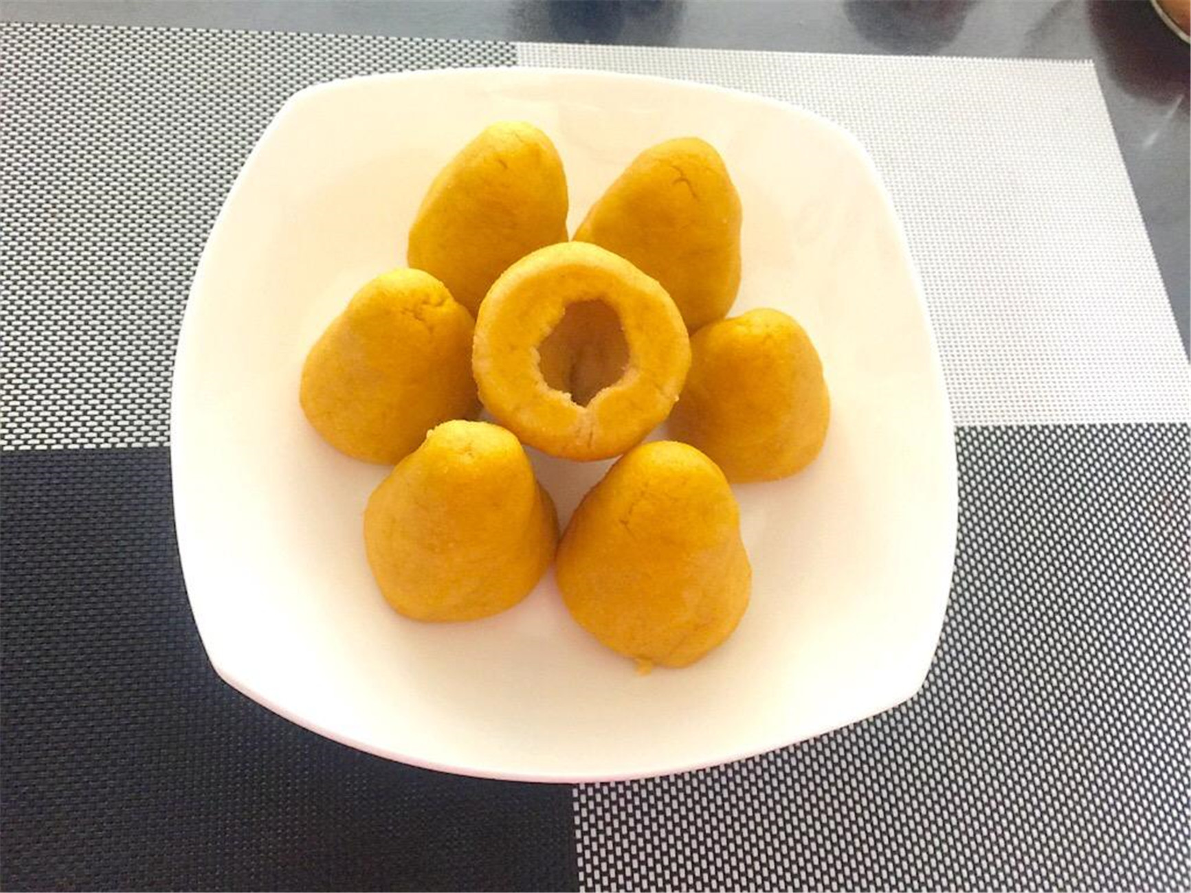 高粱面小窝头