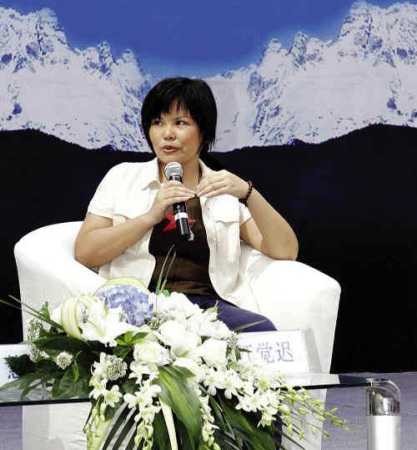 情歌》是2012年7月1日由甘肃人民美术出版社出版的图书,作者是江觉迟