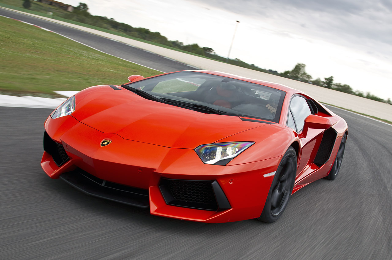  p>aventador lp700-4是兰博基尼 a target="_blank" href="/item/旗