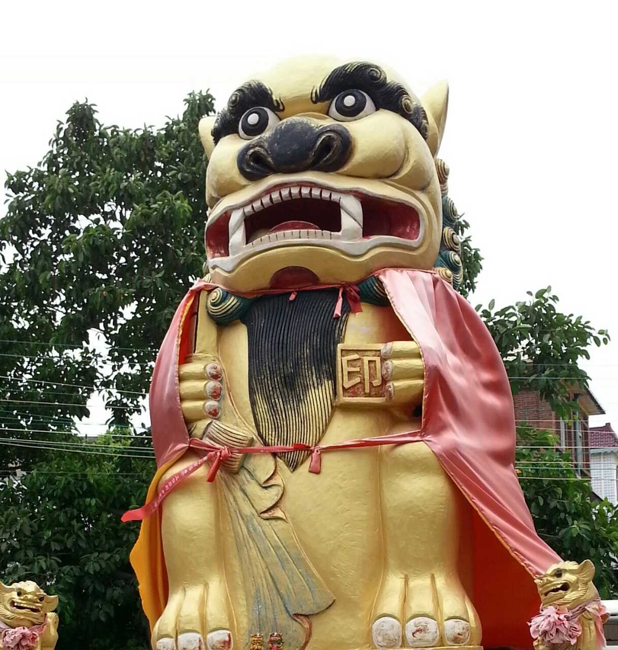  p>风狮爷又称风狮,石狮爷,石狮公,日本,琉球称"シーサー",是福建省的