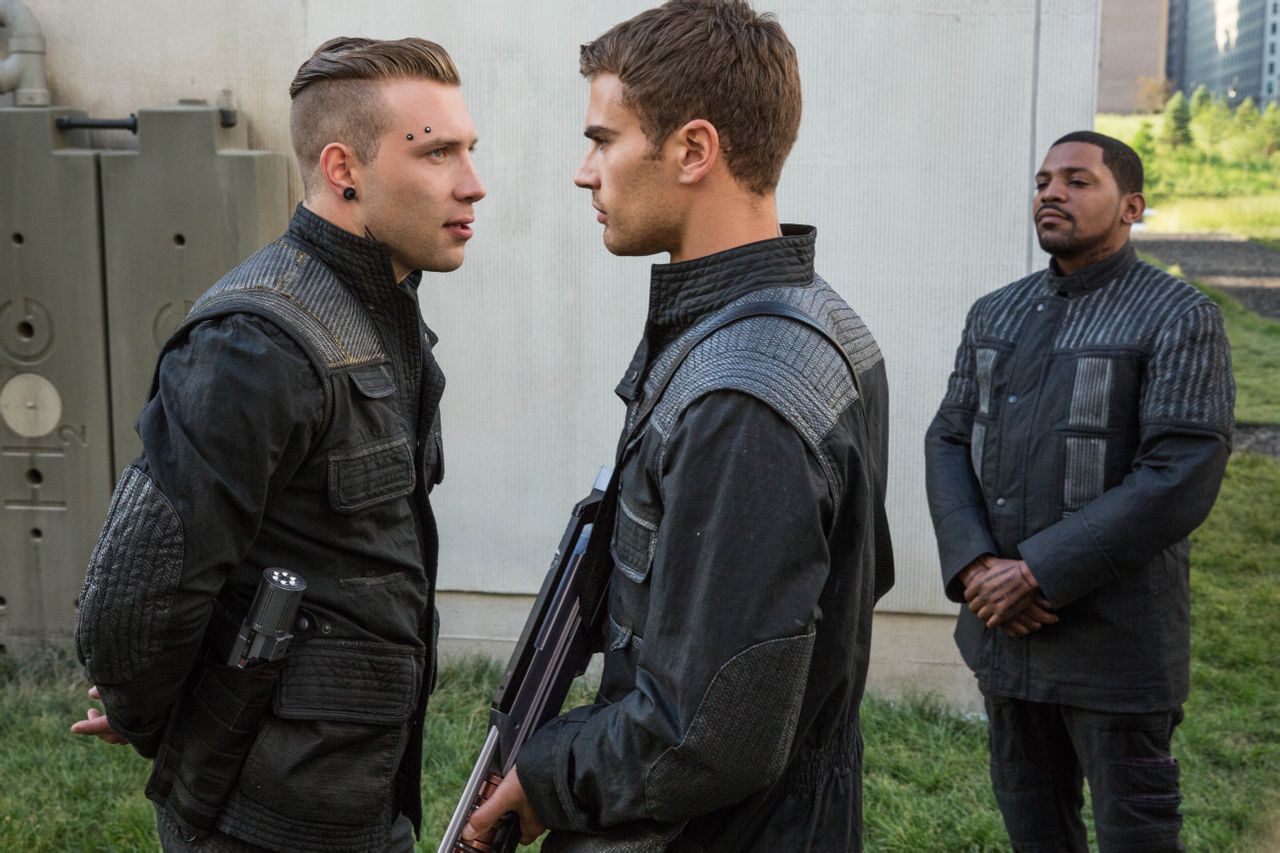 是改编自同名畅销书改编电影《分歧者》系列的首部,由 a target="