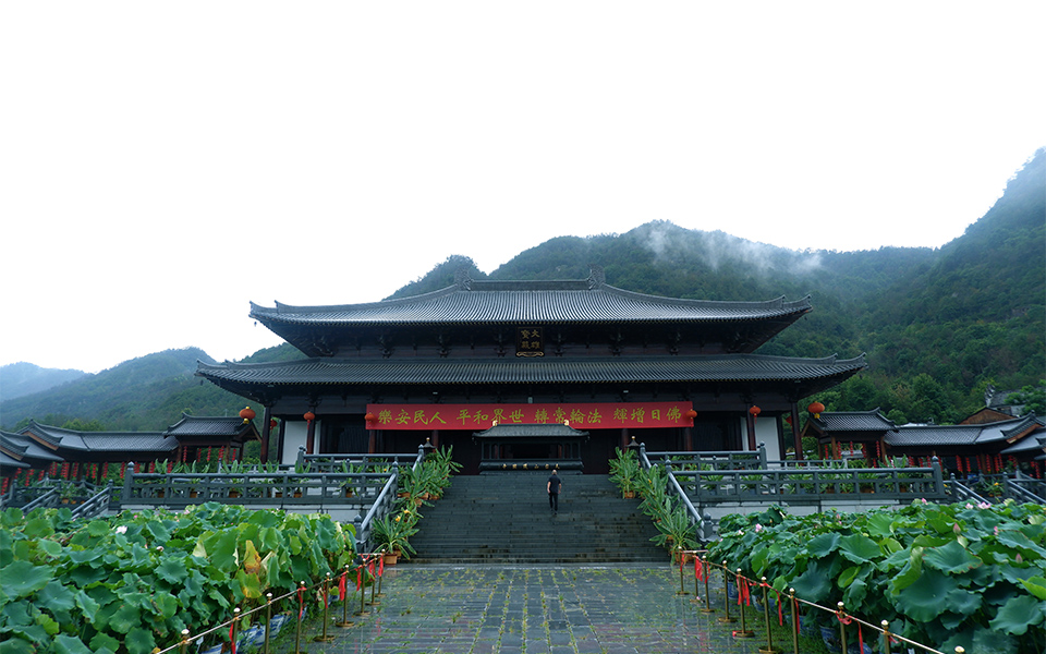  p data-id="gnzlktt45z">护国寺; 天台山素称佛国仙山,在佛教史上有