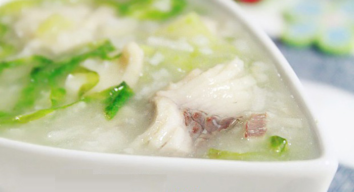 鱼片豆腐生菜汤