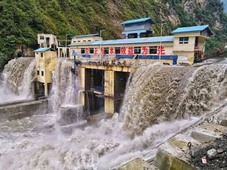  p>金龙潭水电站位于 a target="_blank" href="/item/四川省