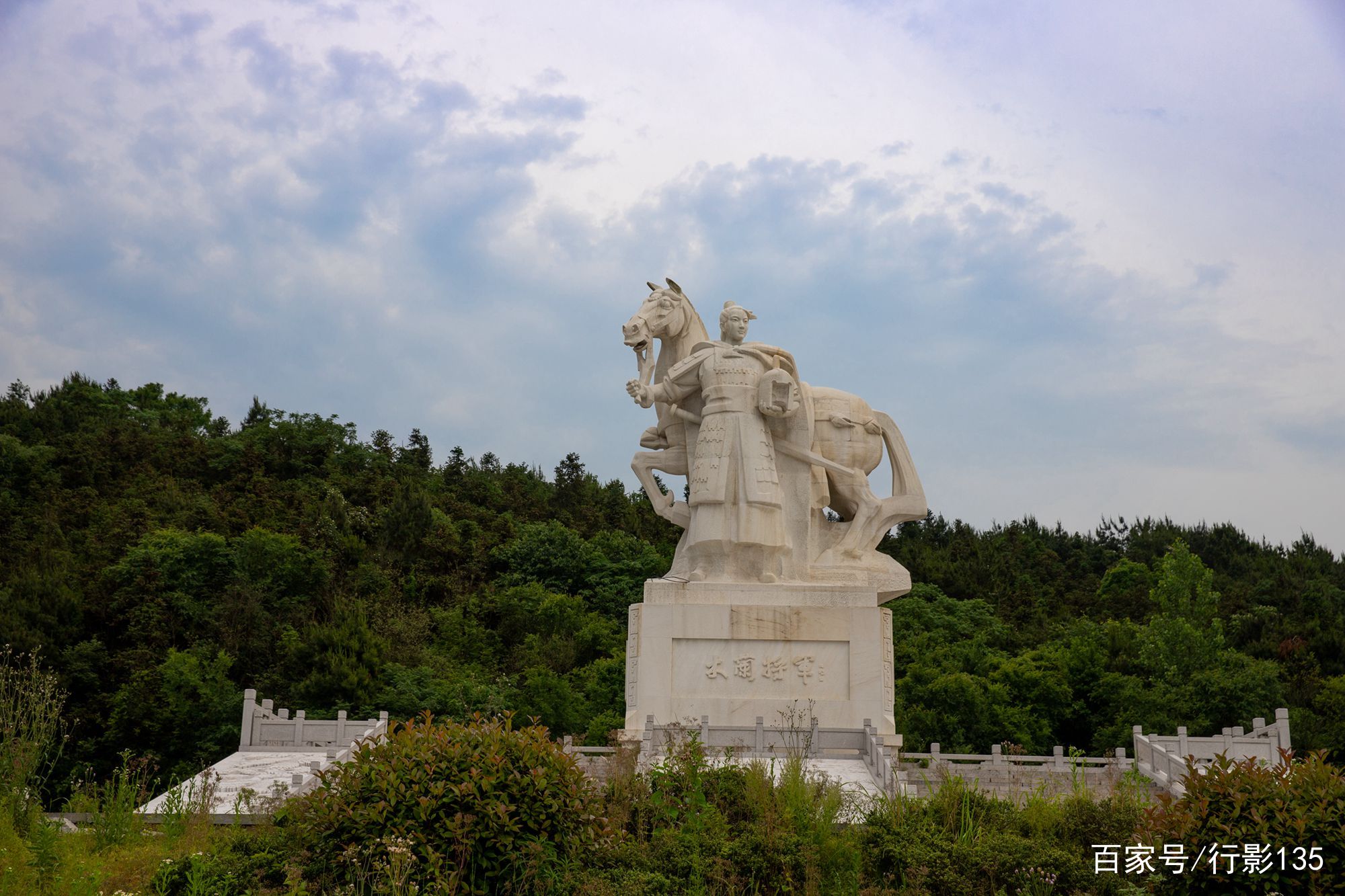 花木兰老家在武汉，木兰山上有答案，佛道建筑共存千年堪称奇观_百科TA说
