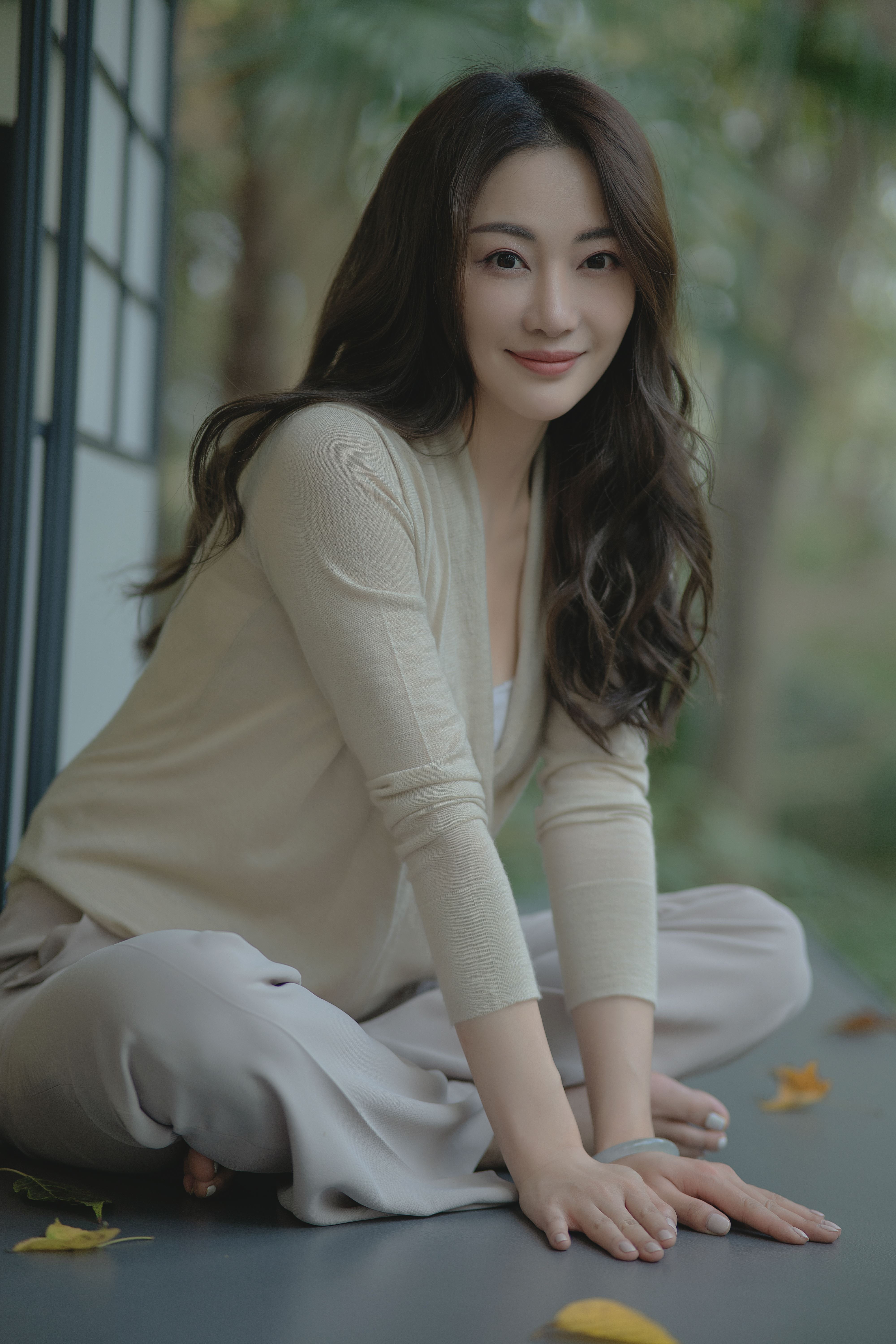 ">白影,出生于湖南省湘西土家族苗族自治州龙山县,中国内地节目主持人