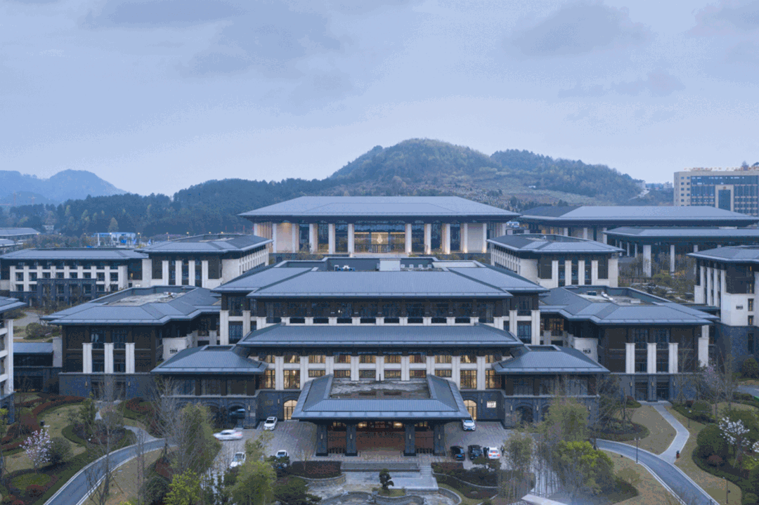 data-ctrid="tb0hvavcwy3s">1 /sup>坐落于遵义市新蒲新区,由中建四局