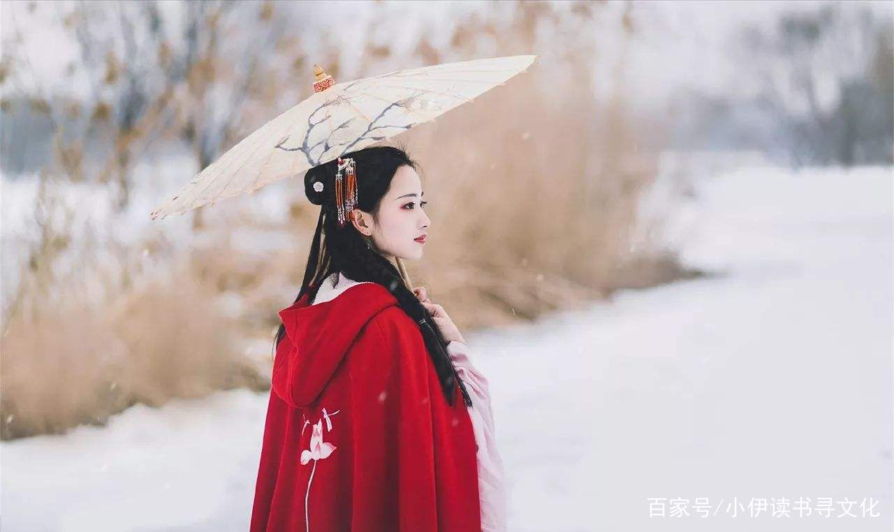 古人雨季出行必备：戴笠穿蓑，撑伞穿屐_百科TA说