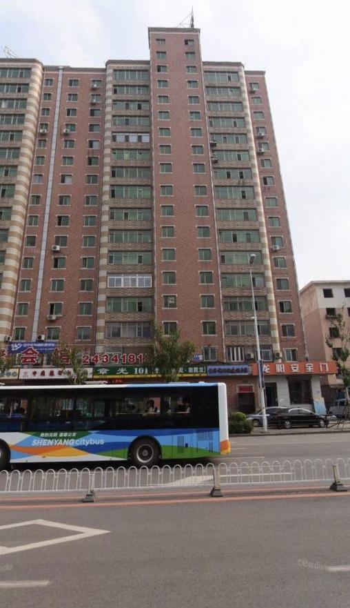  p>锦龙楼位于深圳市龙华区龙华中心. /p>