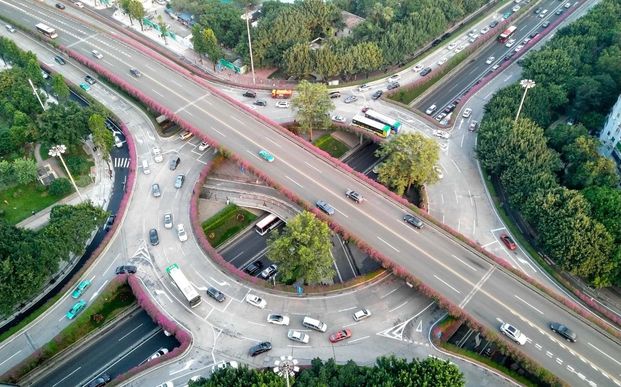  p data-id="gn0itadwbb">客村立交位于广州市海珠区广州大道与新港路