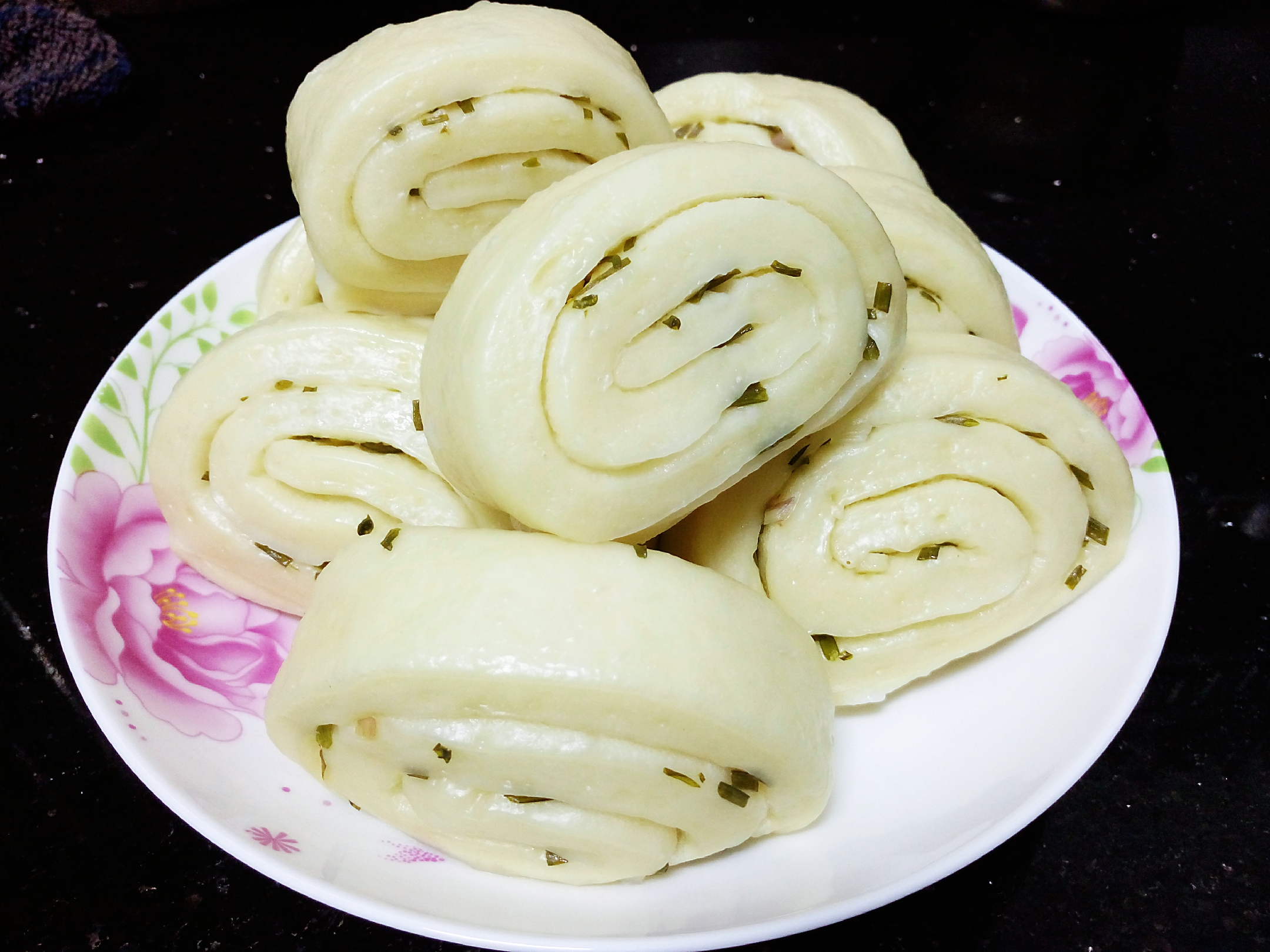 葱香蒸麻花馒头