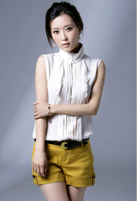  p>王泫伊,祖籍天津,出生地甘肃兰州,毕业于 a target="_blank" href=