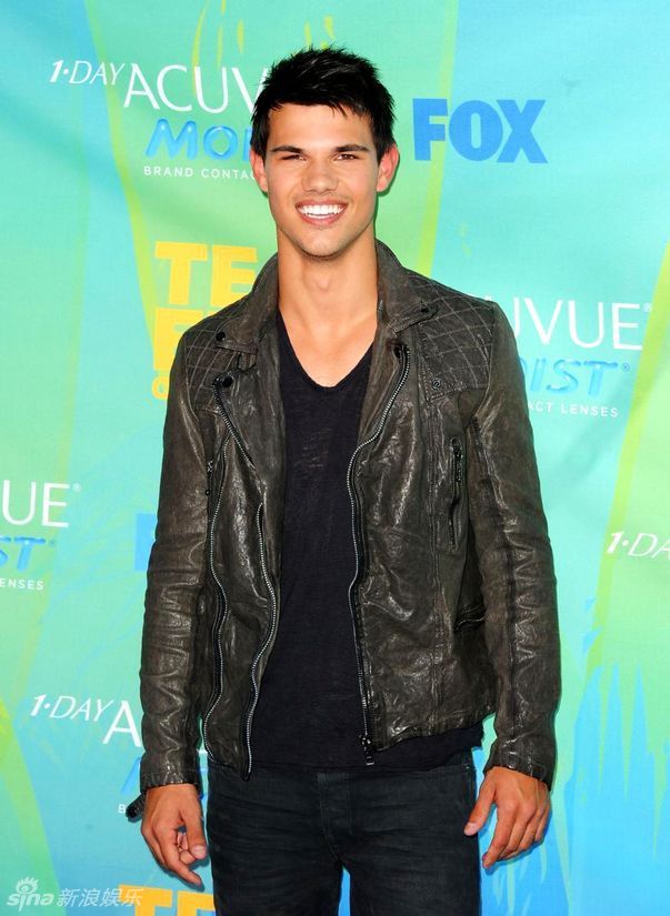  p>泰勒·洛特纳(taylor lautner),1992年2月11日出生于美国密歇根州