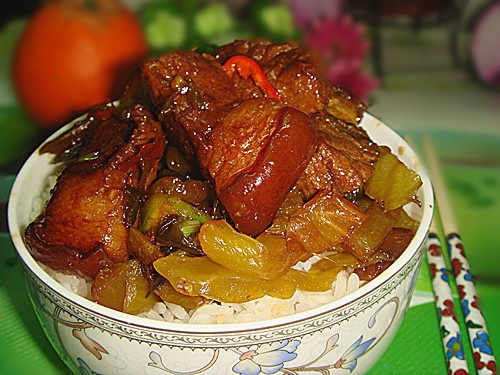 酸菜卤肉饭