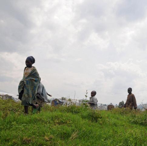 爆发激烈种族冲突,一群武装人员袭击了该国东北部伊图里省的几个村庄