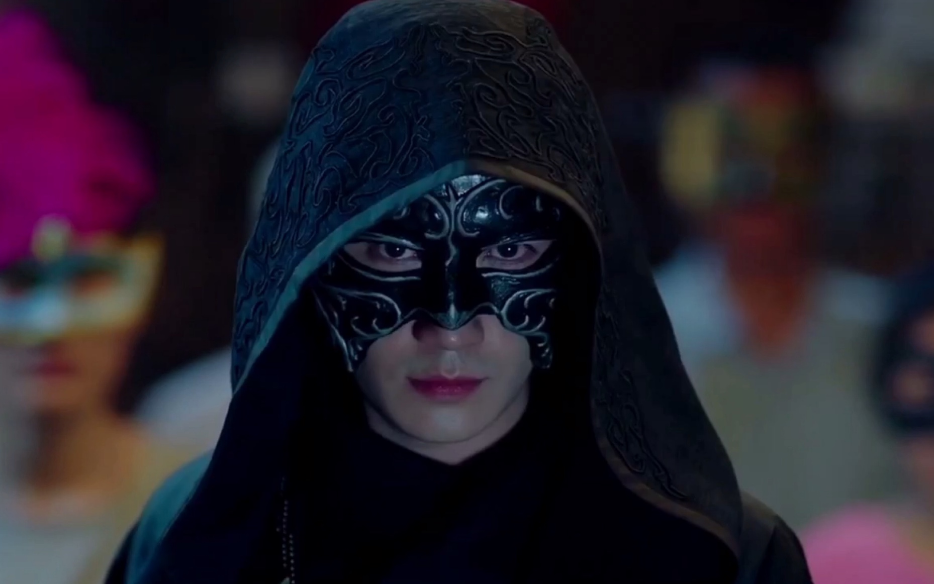  p>(2018年都市奇幻剧《镇魂》男主角之一) /p> p>黑袍使,《 a target