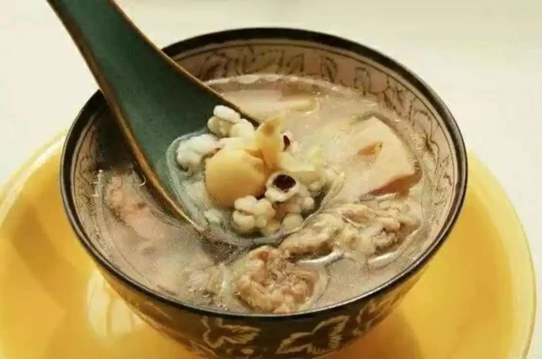 排骨头莲子芡实汤
