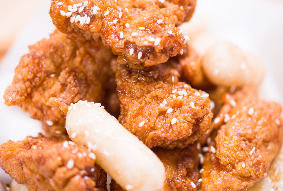  p>火釜炸鸡是一种韩国美食,hotfow专营店主营的食品. /p>