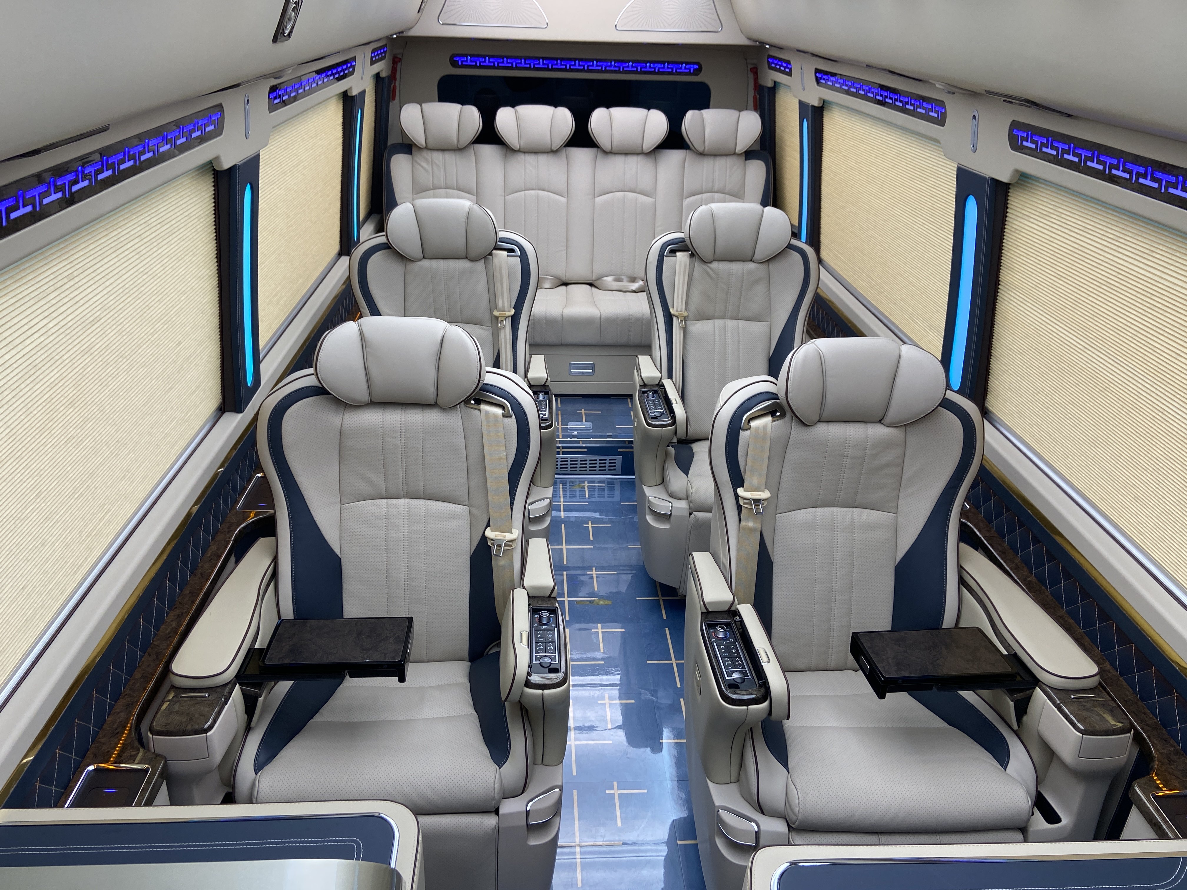  p>丰田考斯特(英语:toyota coaster)是一款由 a href="#" data-lemma
