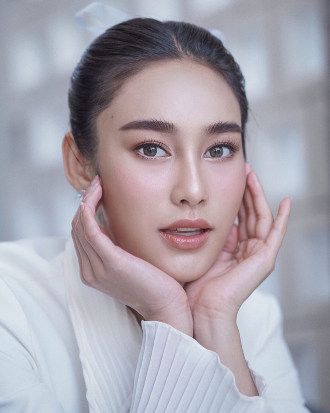 1993年5月5日出生于泰国曼谷,泰国七台新生代女演员,模 span class="