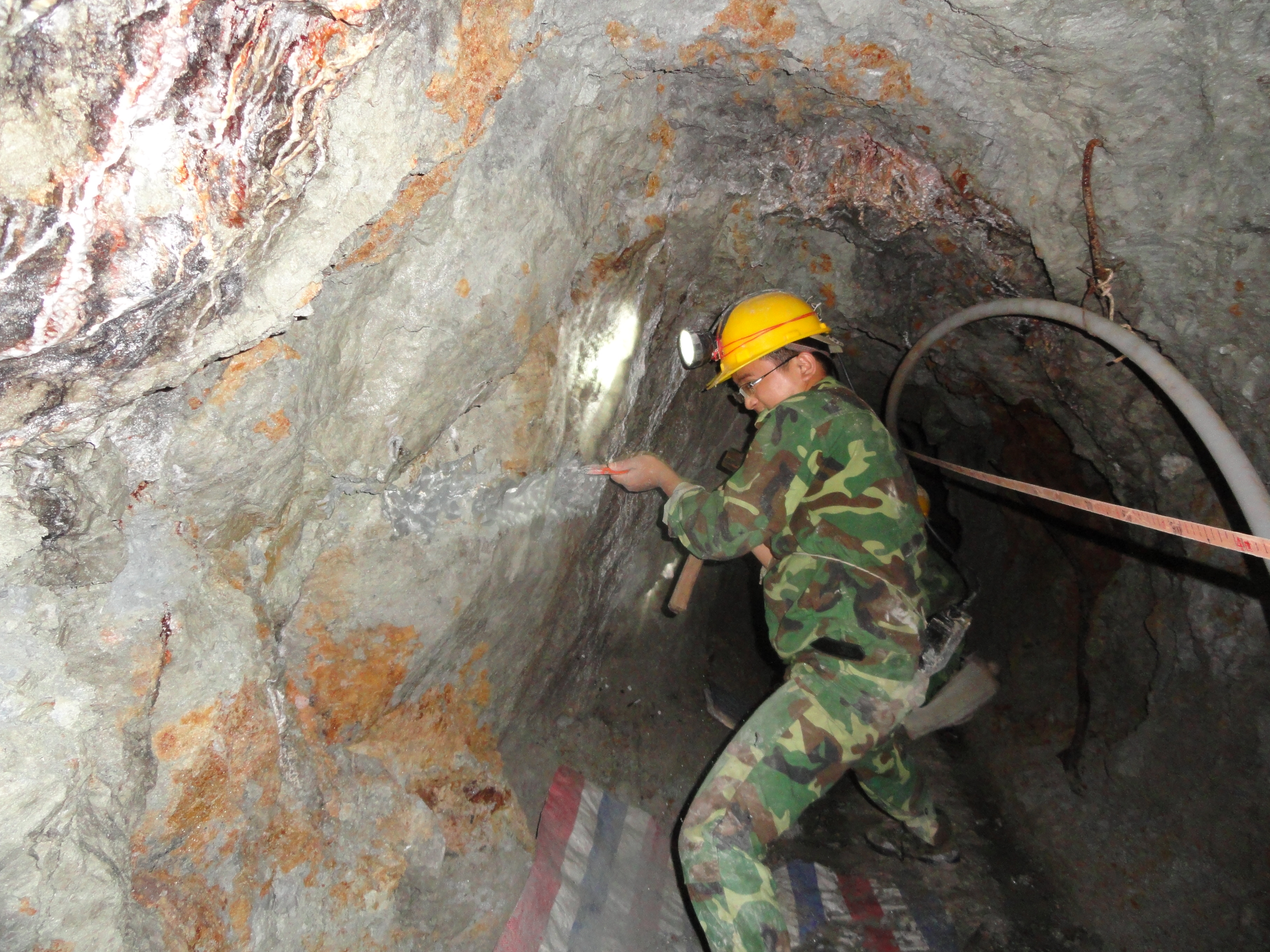 广西壮族自治区二七四地质队