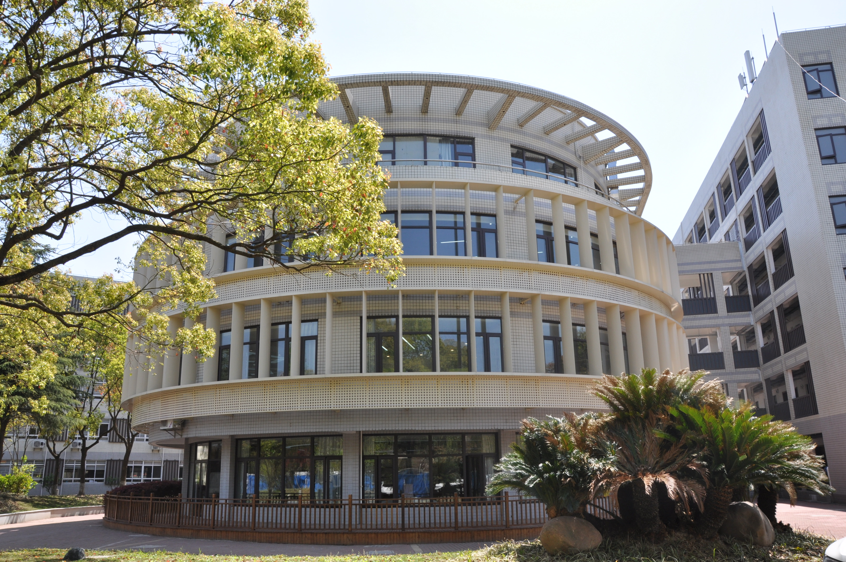 华东师范大学周浦中学