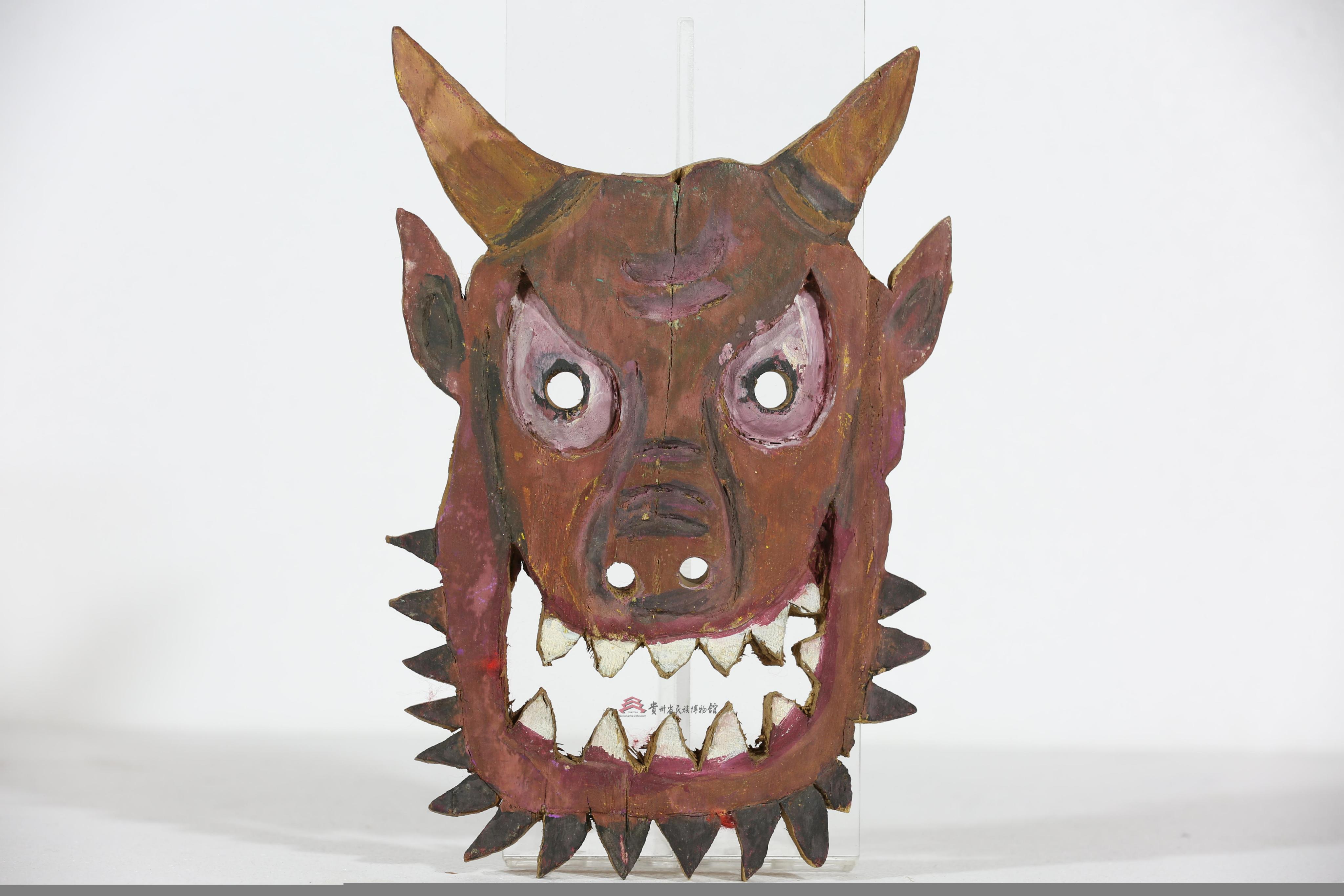 当代云南文山丘北白族面具牛头