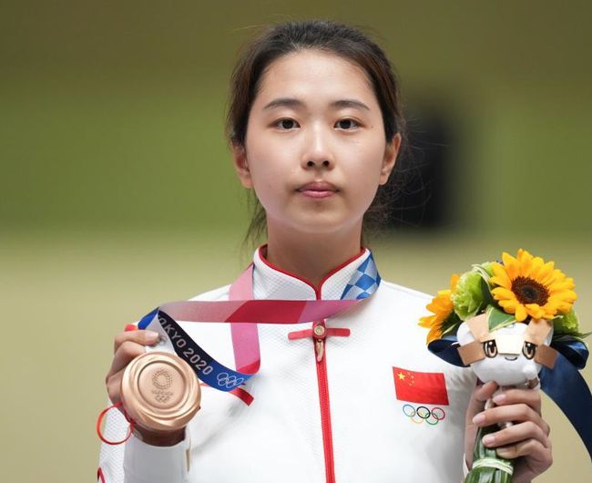 2002年6月4日出生于 a target="_blank" href="/item/辽宁省/739981"