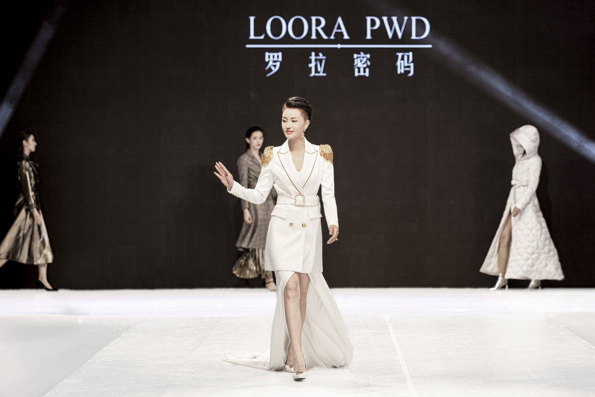 class="ref" data-ctrid="suzgw6n7jgkk">王姗姗,女,罗拉密码创始人兼