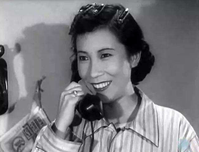 88岁叶琳琅，《虎穴追踪》曾饰女特务资丽萍，丈夫是知名演员张辉_百科TA说