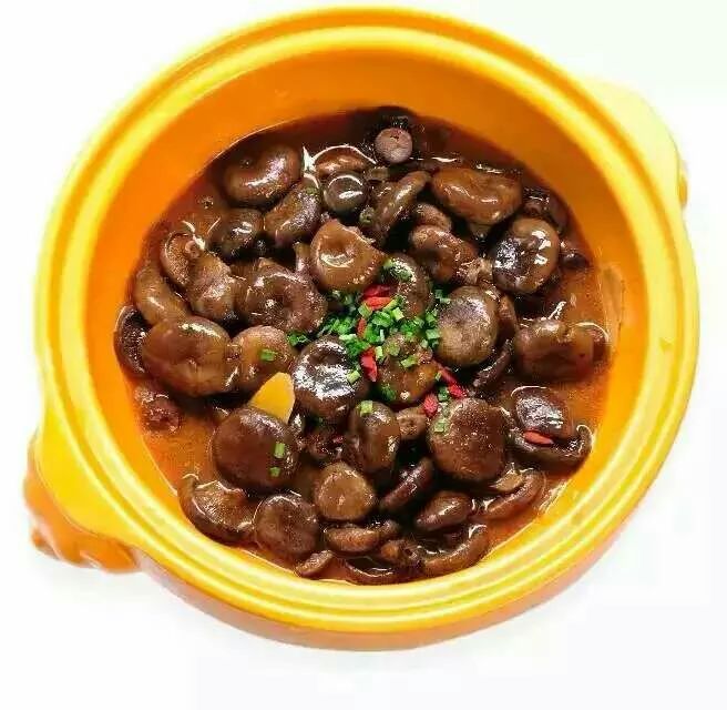 五花肉焖寒菌