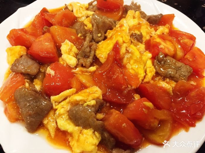 原料有牛肉,西红柿,鸡蛋,油,盐,鸡精,料酒,酱油