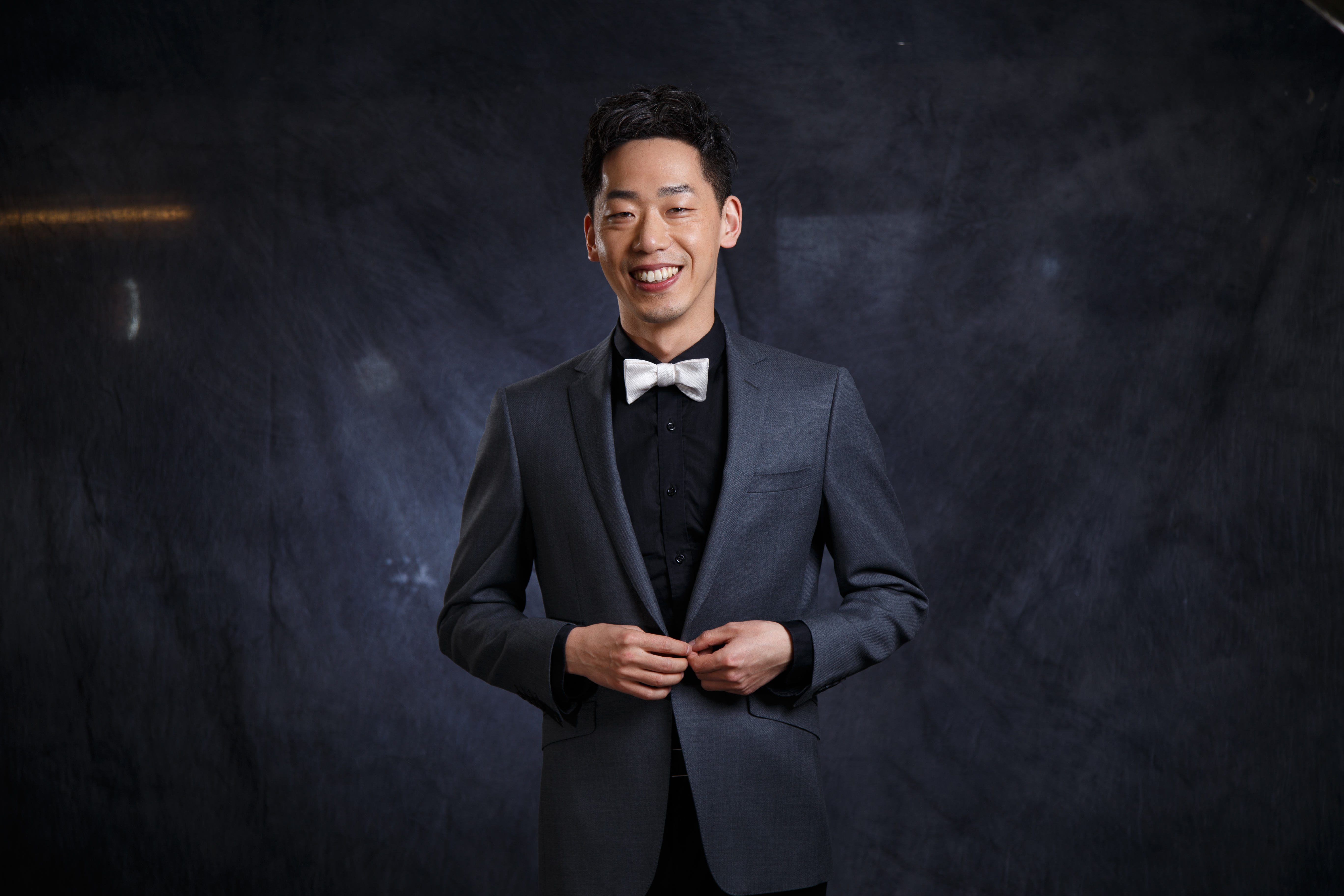  p data-id="gncpc098uh">李丁,出生于中国,中国内地相声演员, span