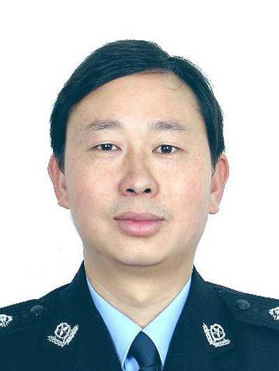  p>杜江,现任贵州省册亨县公安局党委副书记,政委,一级警长. /p>