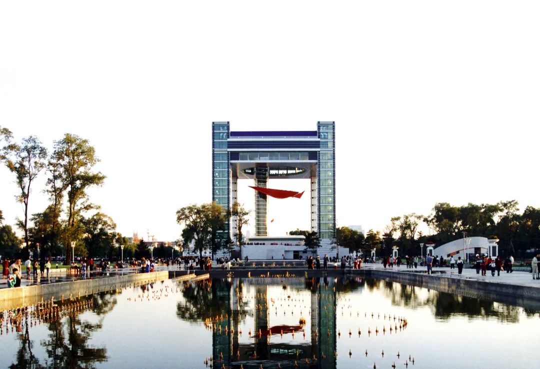  p data-id="gnwmmeilb2">张伶伶,男,工学博士,辽宁省高校首位 span