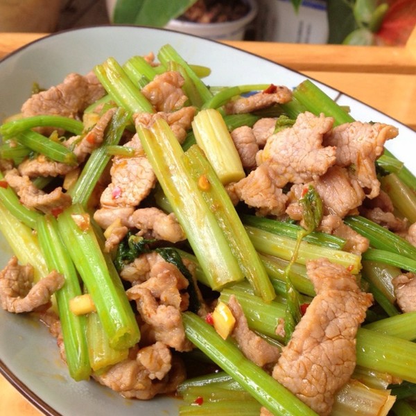  p>芹菜炒肉片是一道由猪肉(瘦), a target="_blank" href="/item