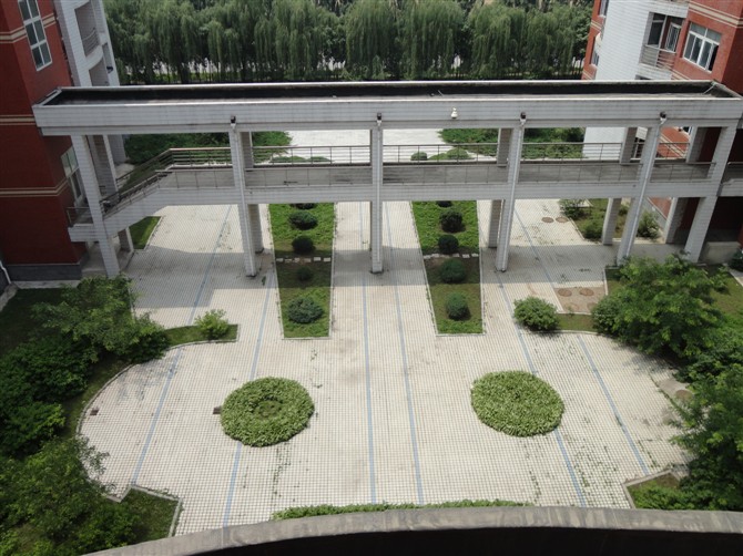  p>抚顺市第二中学简称抚顺二中,是辽宁省首批示范性高中之一,素有"