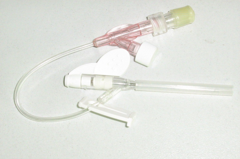  p>静脉留置针(vein detained needle),是由不锈钢的芯,软的外套管及