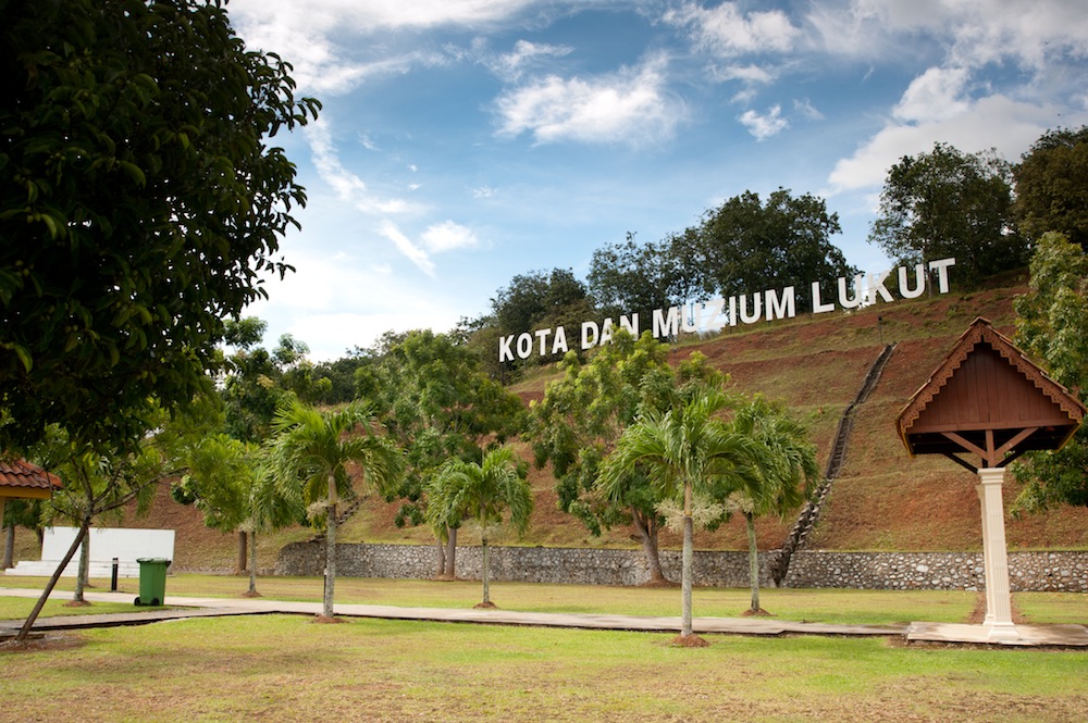 data-lemmaid="6665911">马来语 /a>:negeri sembilan)是 a target="