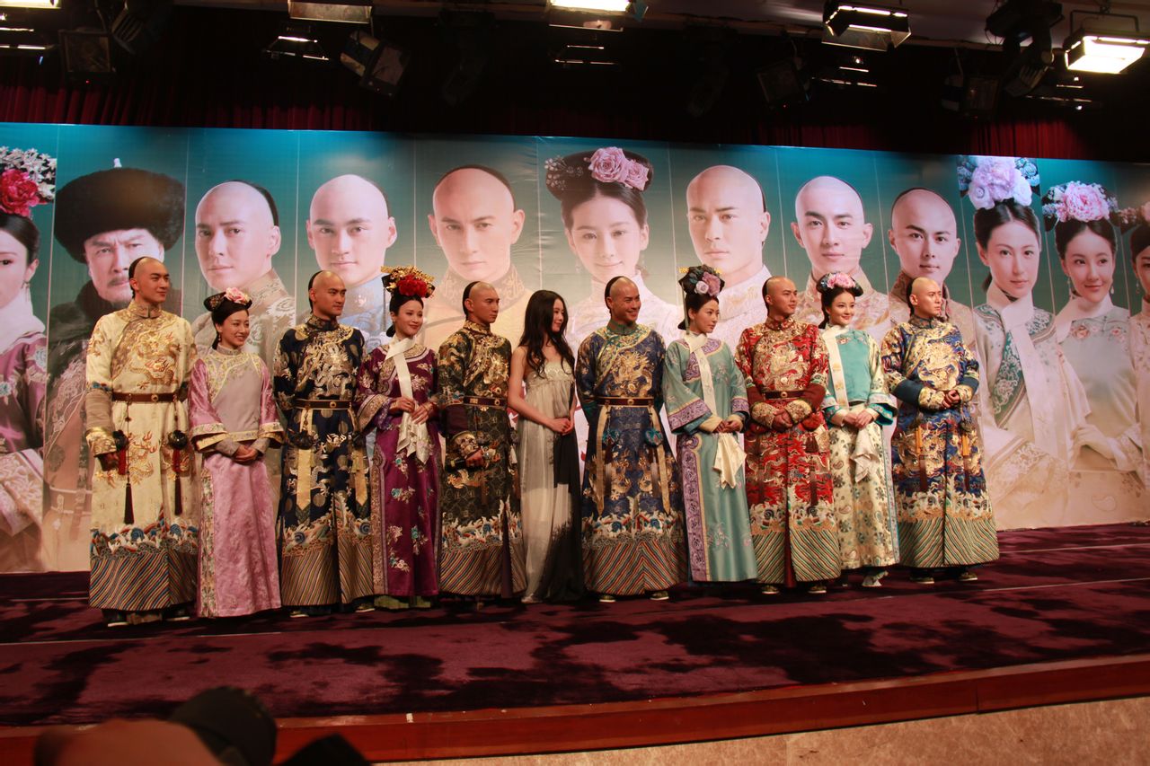 于浙江省金华市浦江县,毕业于浙江省艺术学院越剧表演班,中国女演员