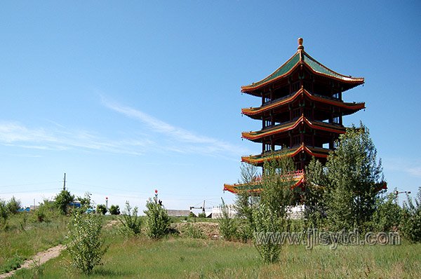  p data-id="gnxbcoiyev">鸿鹄楼是由前郭县政府组织建造的一座具有