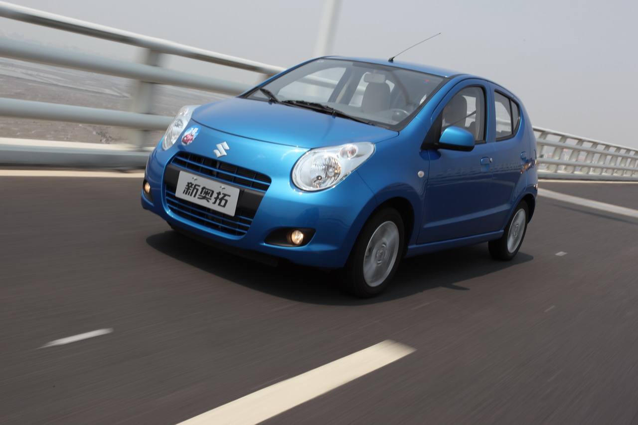  p>铃木奥拓是一款由中日合资的重庆 a href="#">长安铃木汽车有限