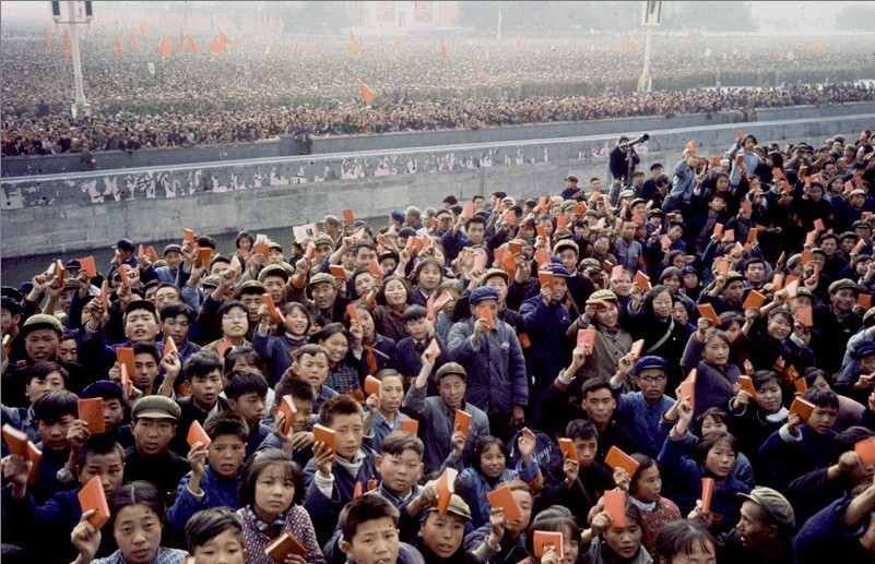  p>文化大革命全称"无产阶级文化大革命",发生于1966年5月至1976年10