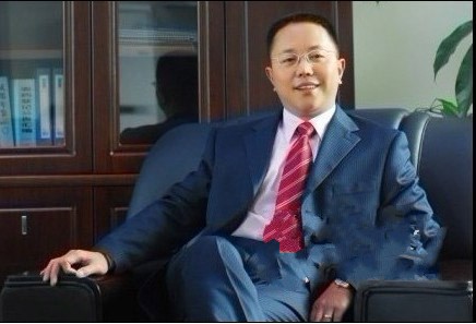 时期,他就表现出超人的领导组织才能,高中阶段即担任校团委副书记;他