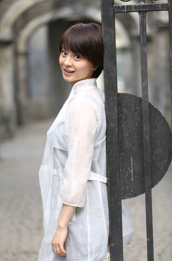  p data-id="go0drtwy74">陈垚(陈佩珊),中国内地女演员,毕业于 a