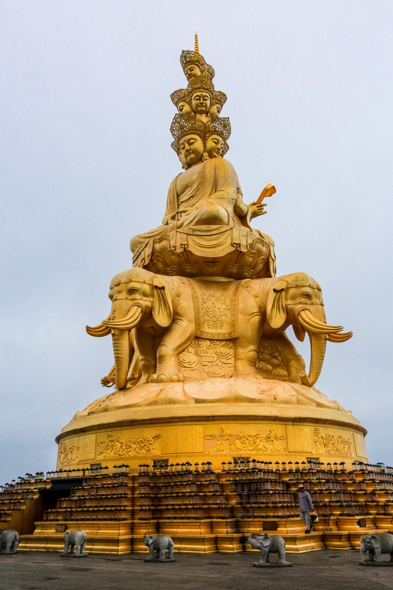 金顶四面十方普贤金像