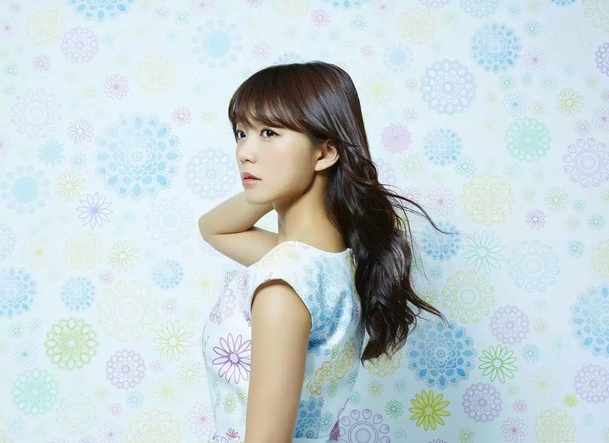  p>三森铃子 i>(みもり すずこ,mimori suzuko), /i>本名黑川铃子