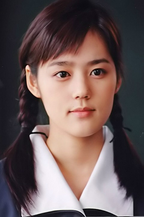  p>韩佳人(han ga in),本名"金贤珠",1982年2月25日出生于韩国首尔市